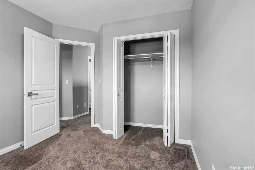 643 Hampton Circle Saskatoon SK S7R 0K1