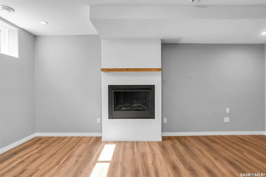 643 Hampton Circle Saskatoon SK S7R 0K1