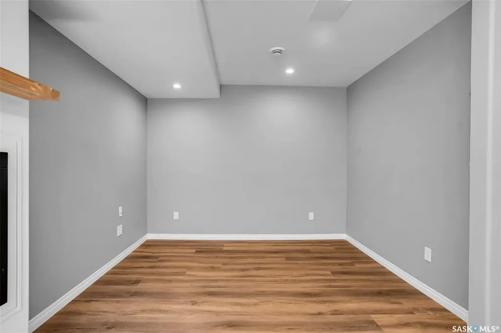 643 Hampton Circle Saskatoon SK S7R 0K1