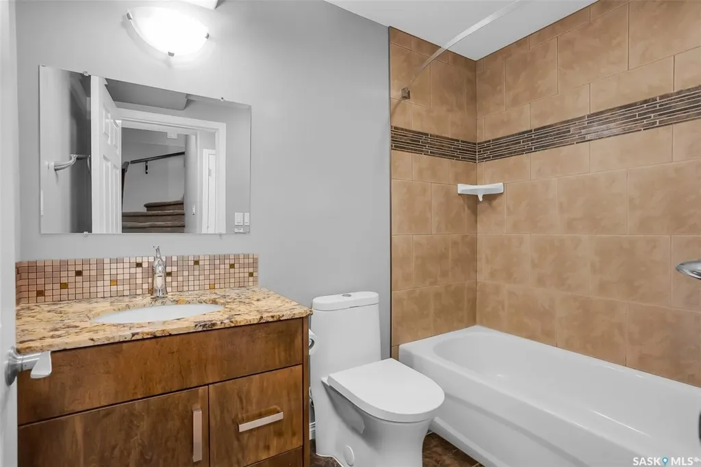643 Hampton Circle Saskatoon SK S7R 0K1