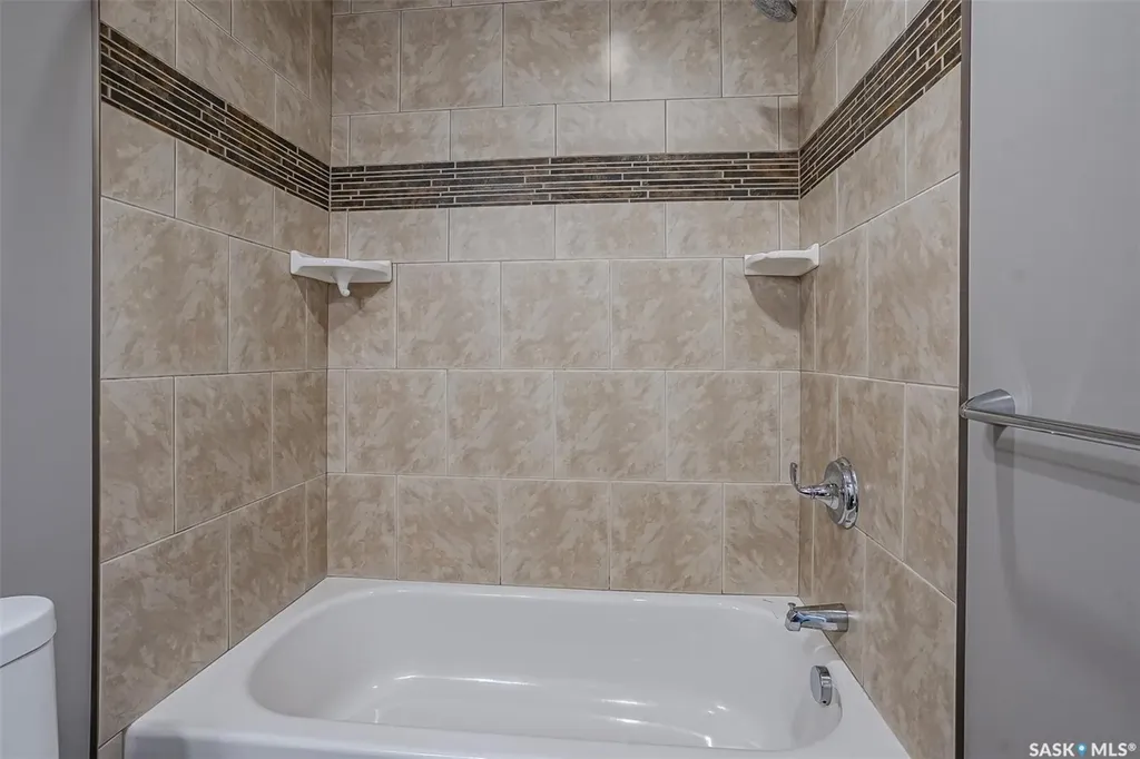 643 Hampton Circle Saskatoon SK S7R 0K1