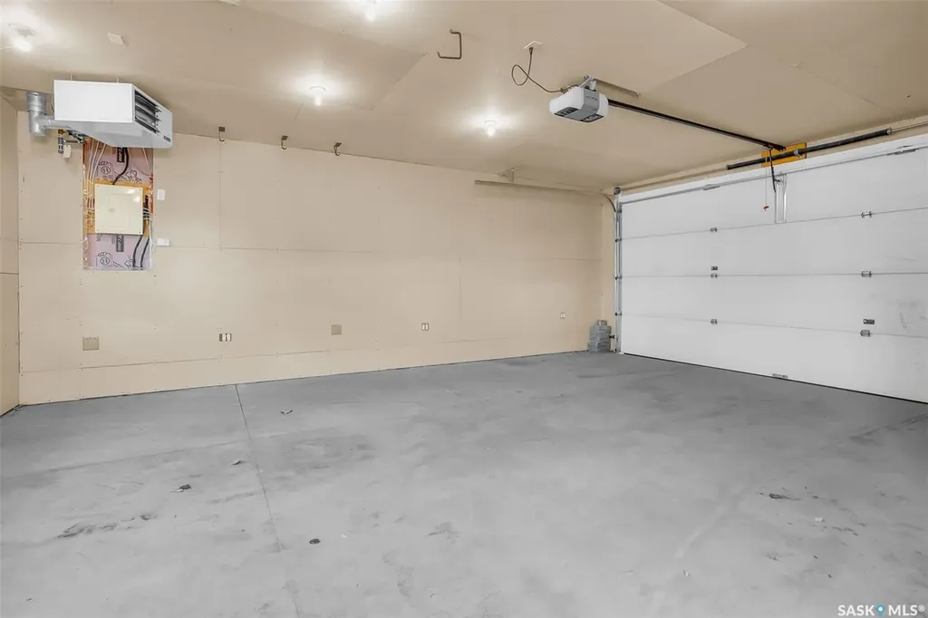 643 Hampton Circle Saskatoon SK S7R 0K1
