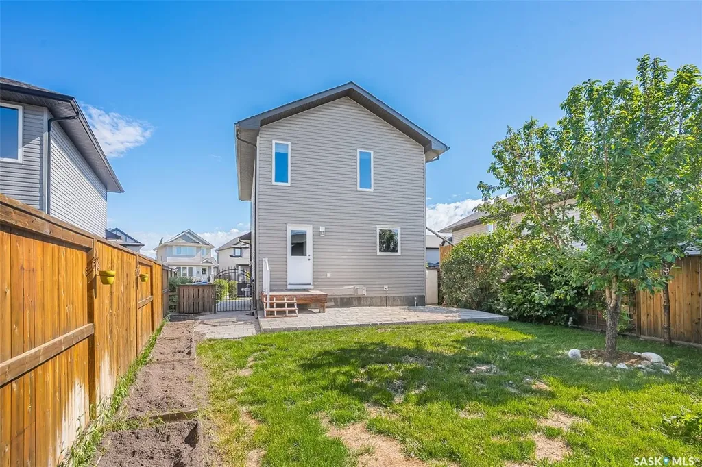 643 Hampton Circle Saskatoon SK S7R 0K1