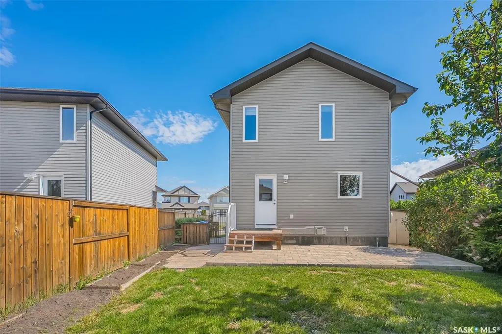 643 Hampton Circle Saskatoon SK S7R 0K1