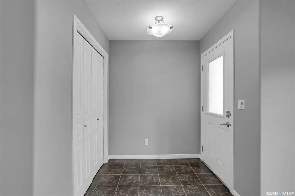 643 Hampton Circle Saskatoon SK S7R 0K1