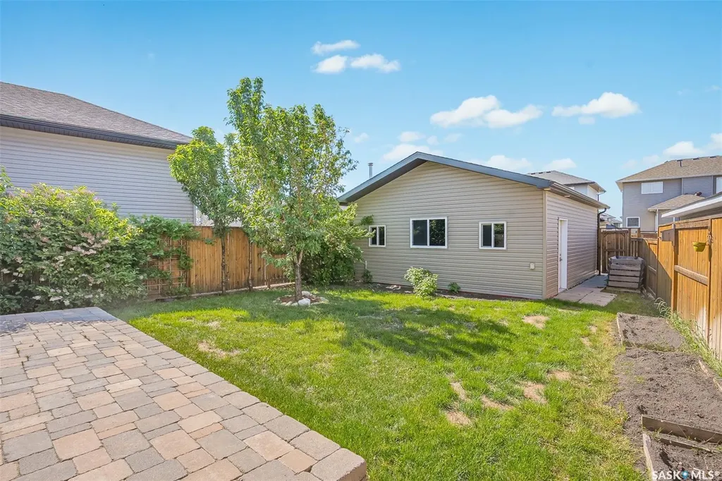 643 Hampton Circle Saskatoon SK S7R 0K1