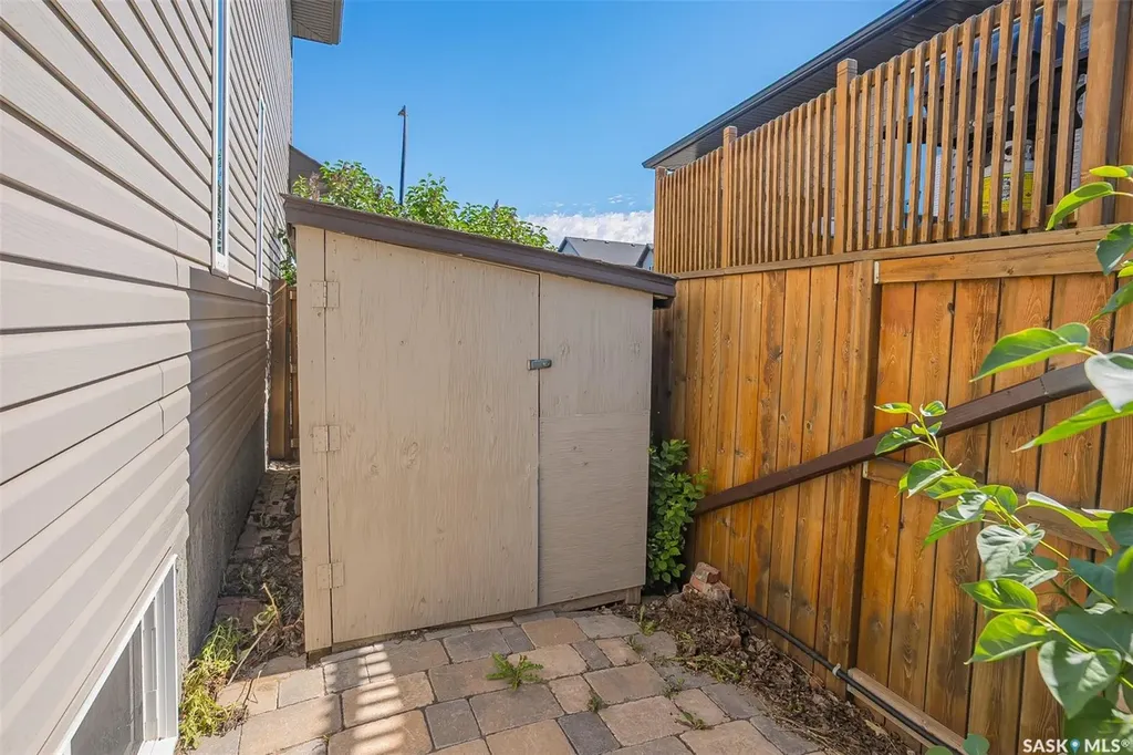 643 Hampton Circle Saskatoon SK S7R 0K1