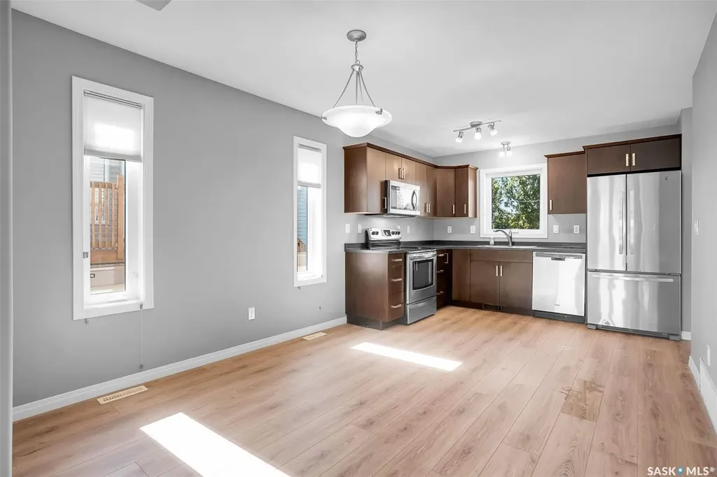 643 Hampton Circle Saskatoon SK S7R 0K1