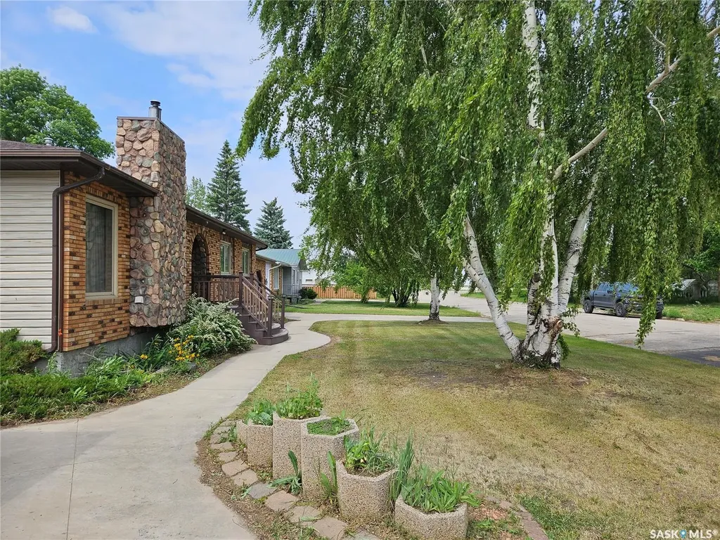 206 W 1st Street Alida SK S0C 0B0