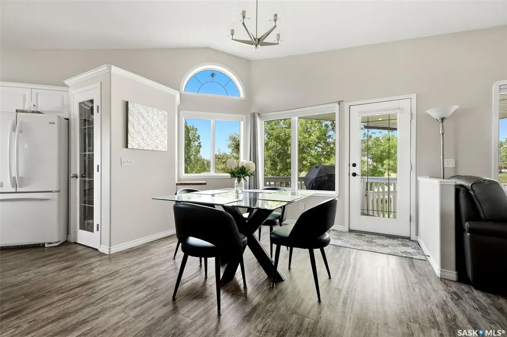 8034 Knox Place Regina SK S4Y 1G5