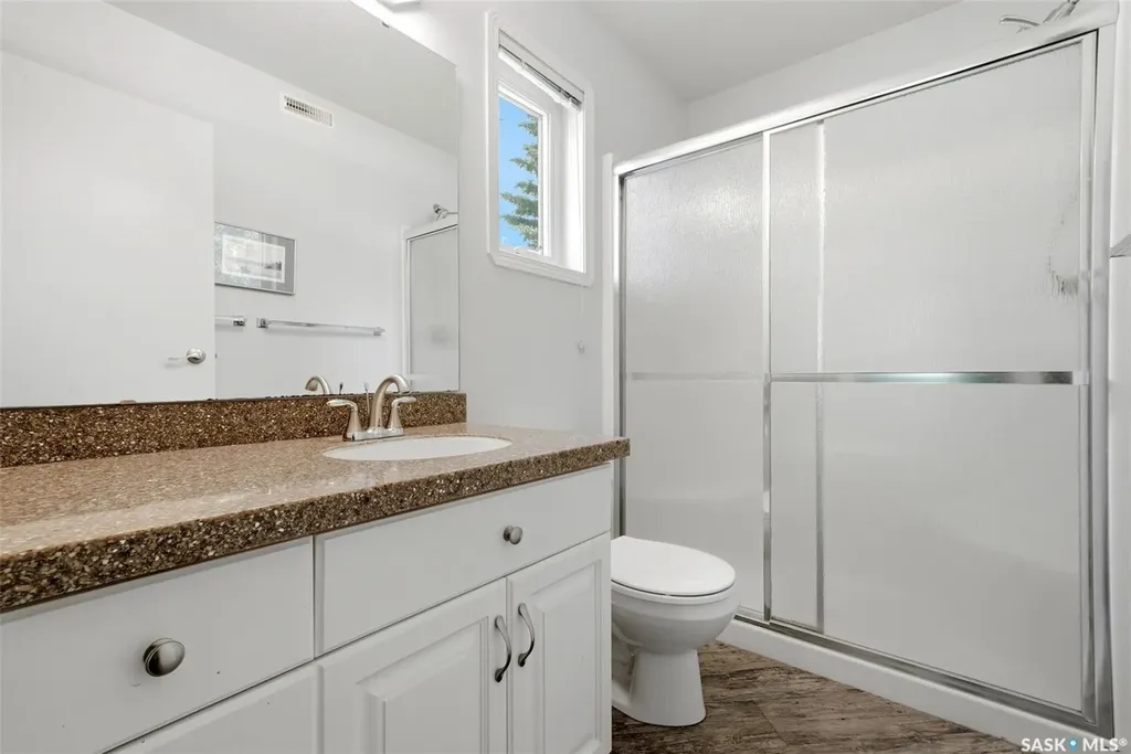 8034 Knox Place Regina SK S4Y 1G5