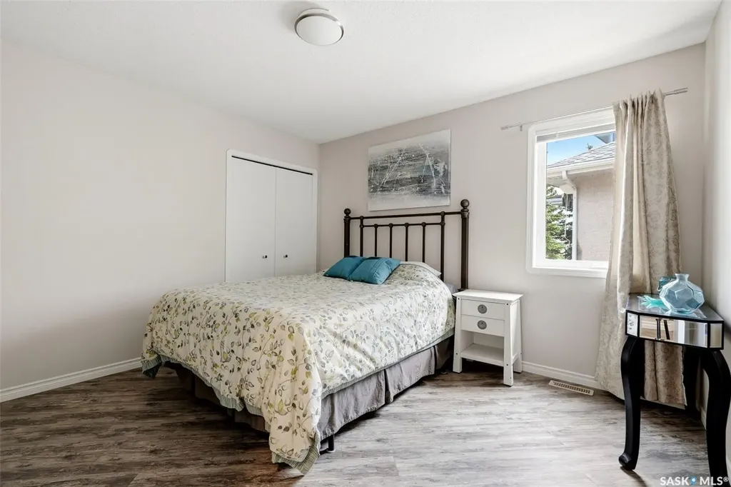 8034 Knox Place Regina SK S4Y 1G5