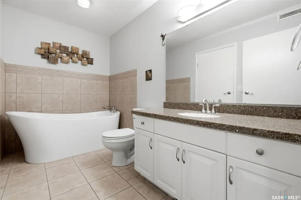 8034 Knox Place Regina SK S4Y 1G5