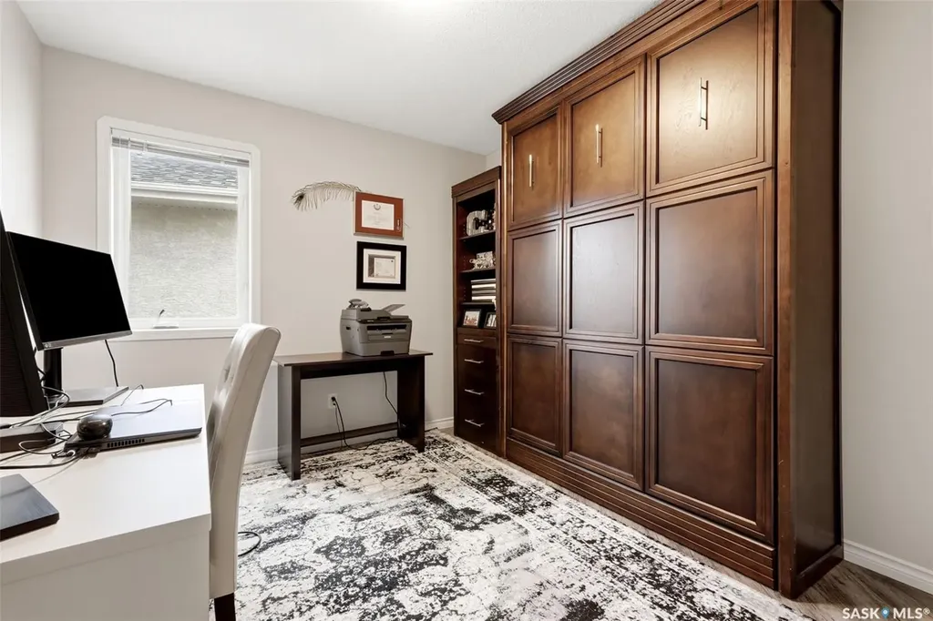 8034 Knox Place Regina SK S4Y 1G5