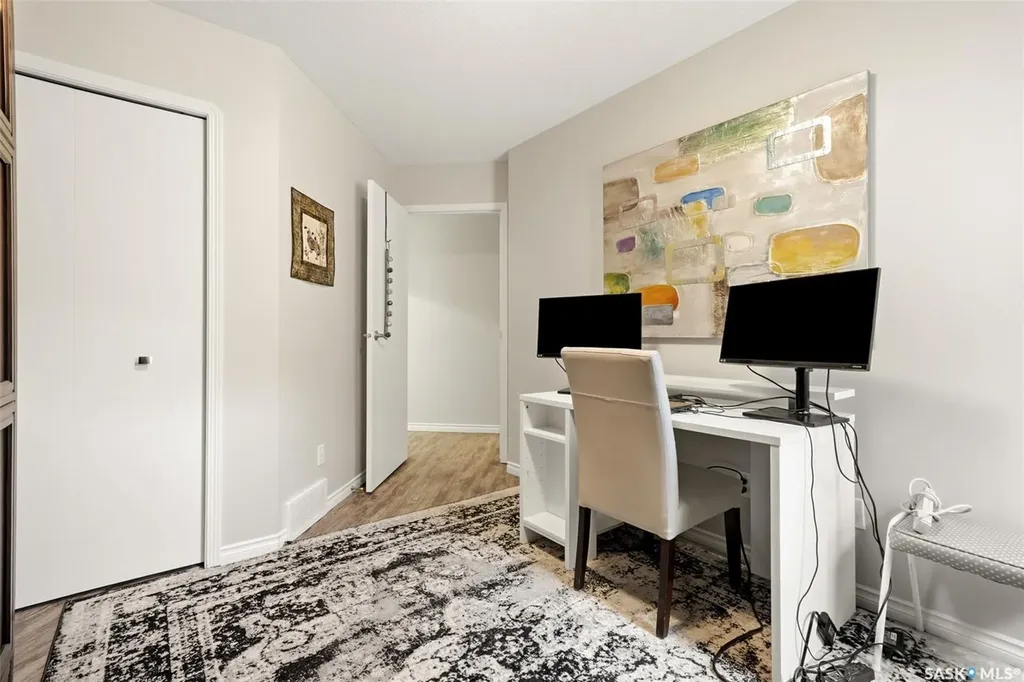 8034 Knox Place Regina SK S4Y 1G5