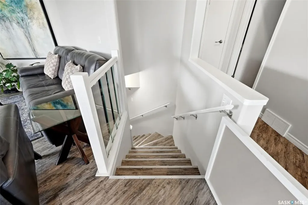 8034 Knox Place Regina SK S4Y 1G5