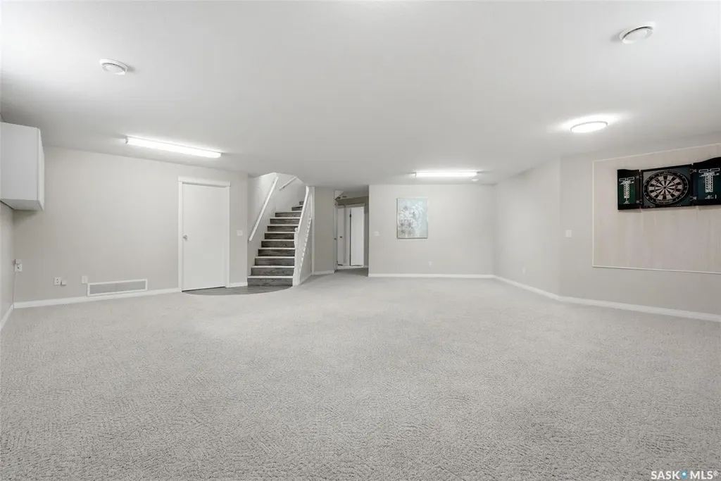 8034 Knox Place Regina SK S4Y 1G5
