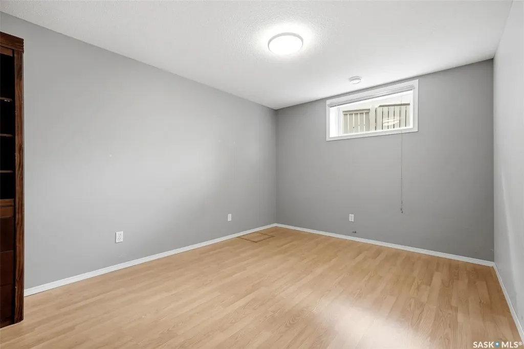 8034 Knox Place Regina SK S4Y 1G5