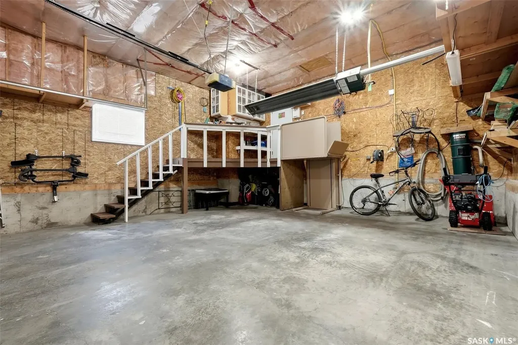 8034 Knox Place Regina SK S4Y 1G5