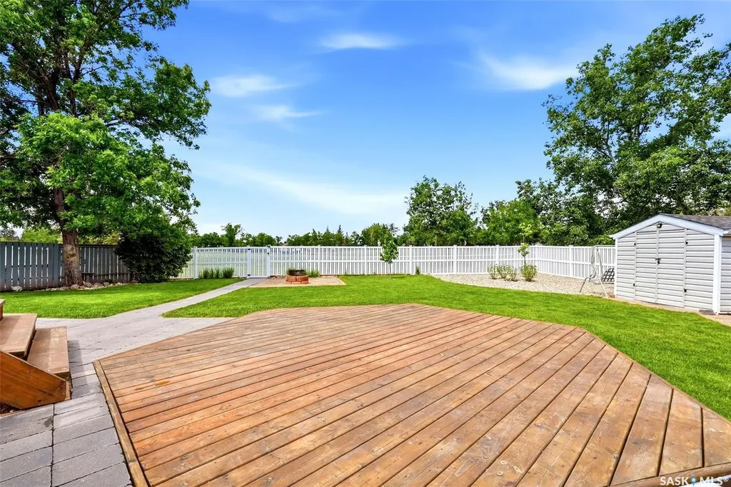 8034 Knox Place Regina SK S4Y 1G5