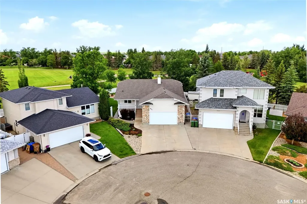 8034 Knox Place Regina SK S4Y 1G5