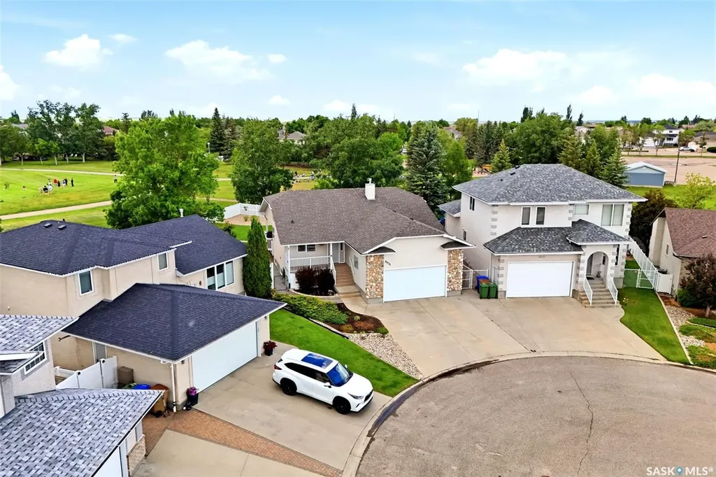 8034 Knox Place Regina SK S4Y 1G5