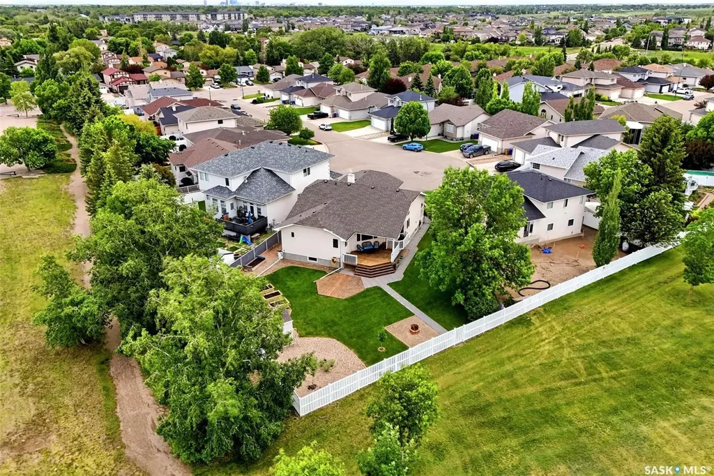 8034 Knox Place Regina SK S4Y 1G5
