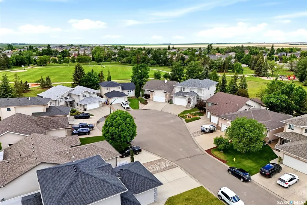 8034 Knox Place Regina SK S4Y 1G5