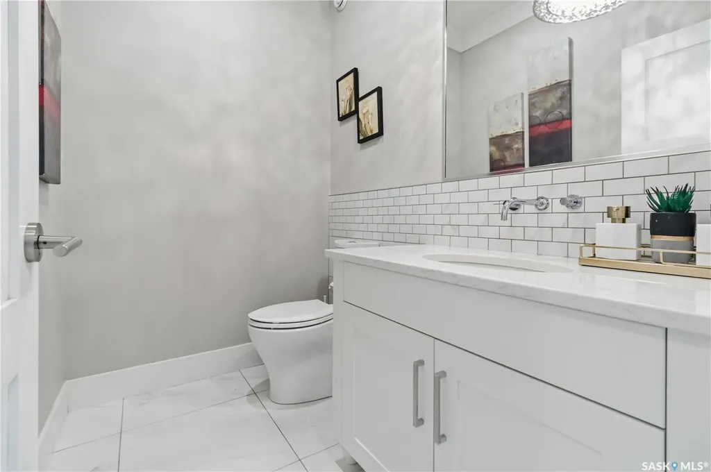 467 Mahabir Crescent Saskatoon SK S7W 0J7