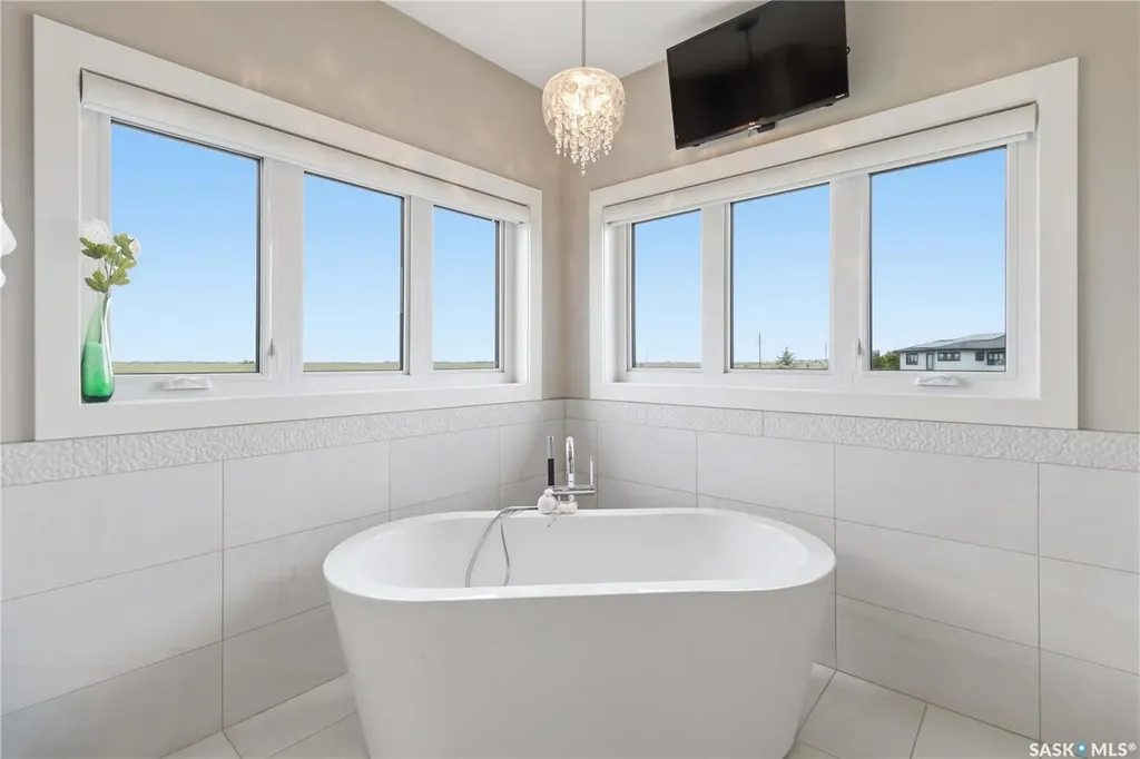 467 Mahabir Crescent Saskatoon SK S7W 0J7