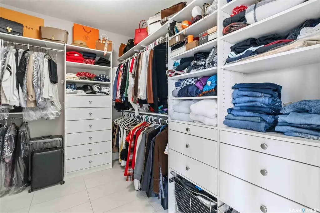 467 Mahabir Crescent Saskatoon SK S7W 0J7
