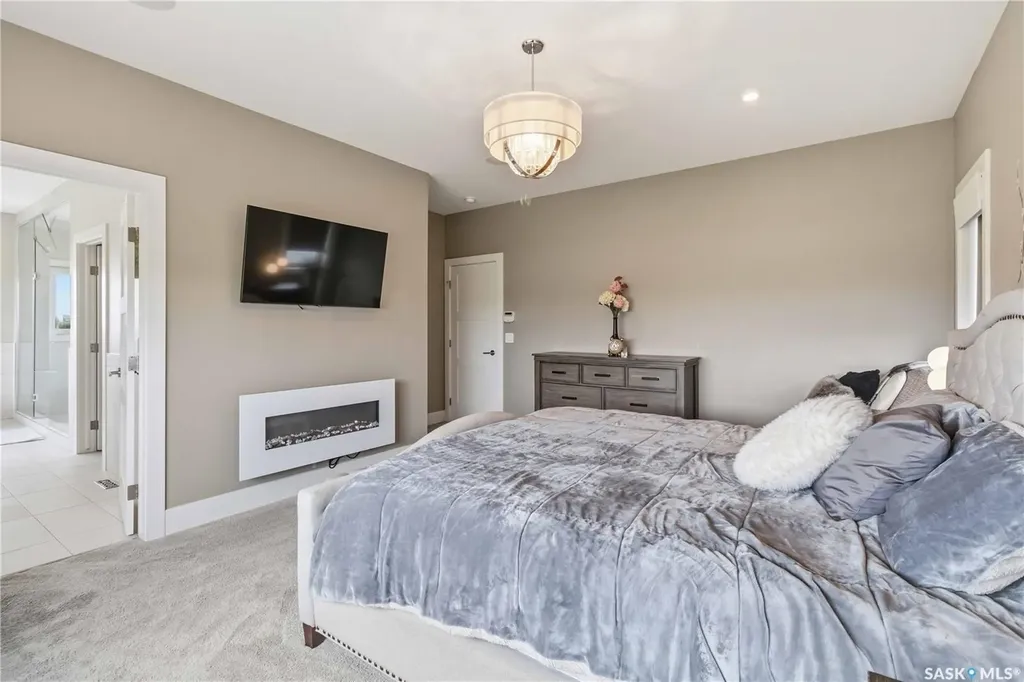 467 Mahabir Crescent Saskatoon SK S7W 0J7