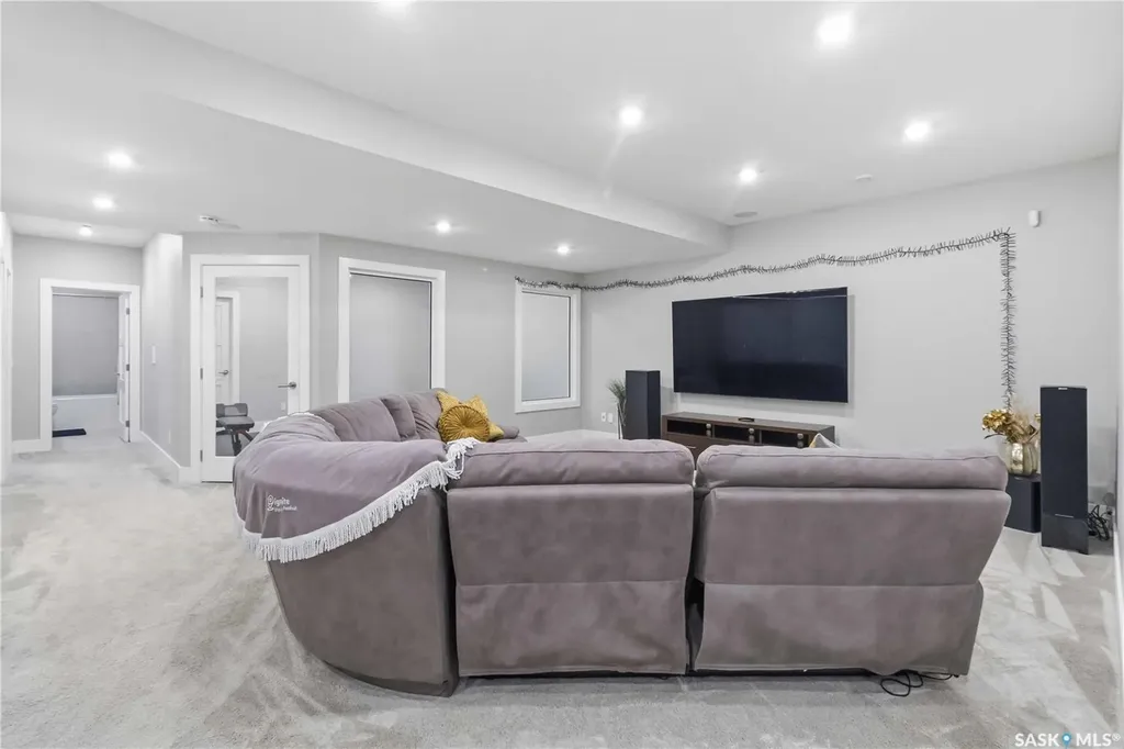 467 Mahabir Crescent Saskatoon SK S7W 0J7
