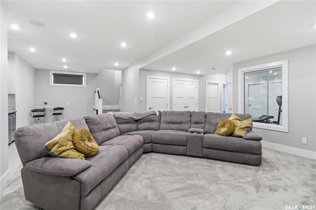 467 Mahabir Crescent Saskatoon SK S7W 0J7