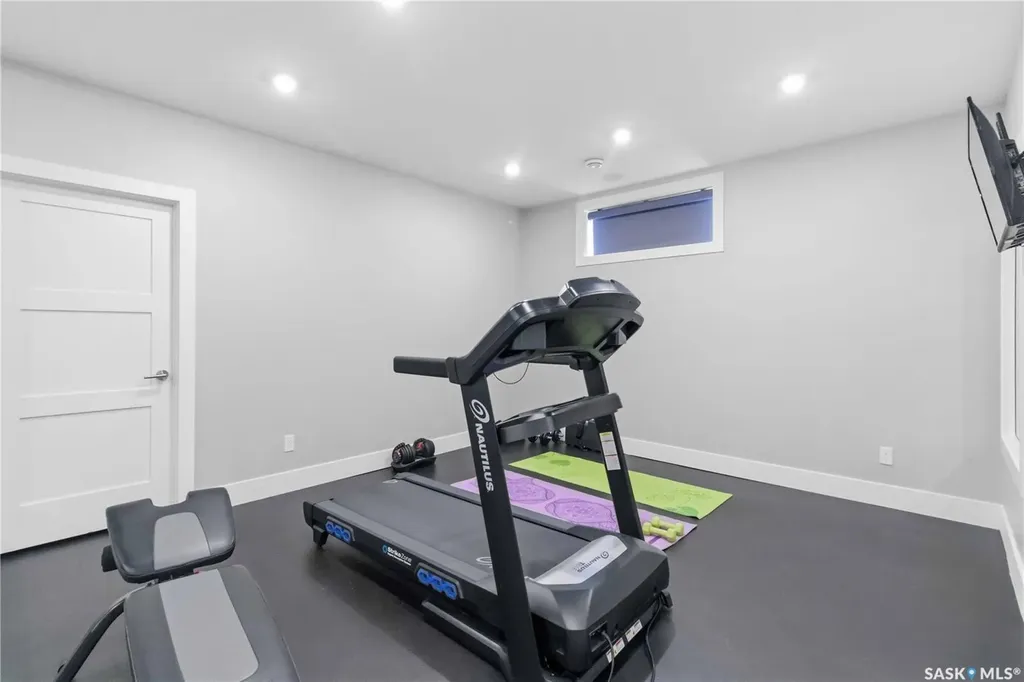 467 Mahabir Crescent Saskatoon SK S7W 0J7