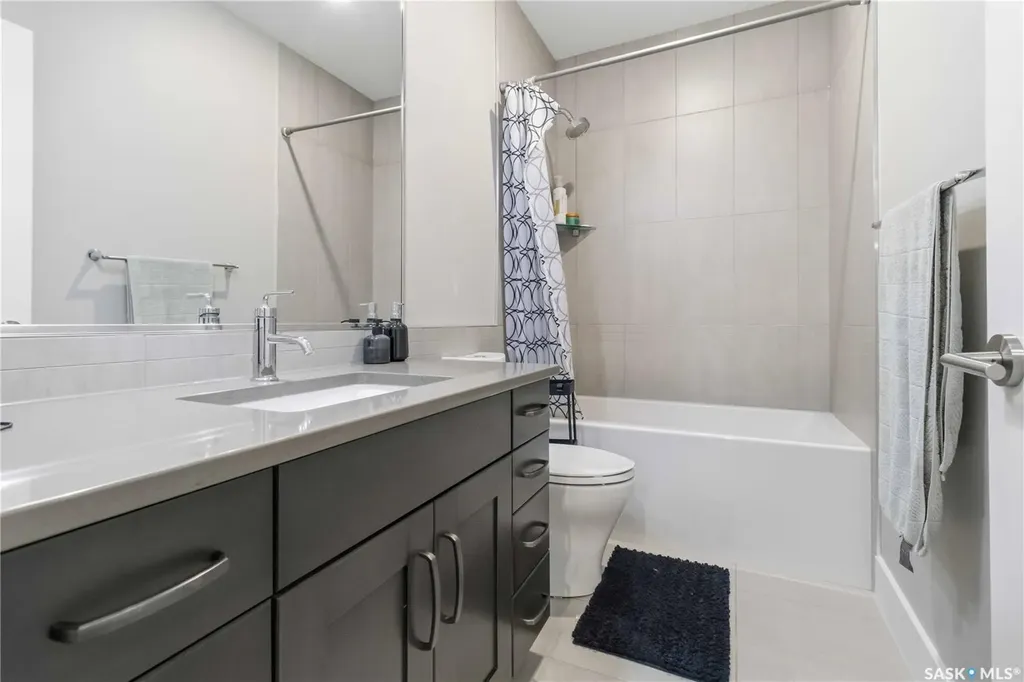 467 Mahabir Crescent Saskatoon SK S7W 0J7