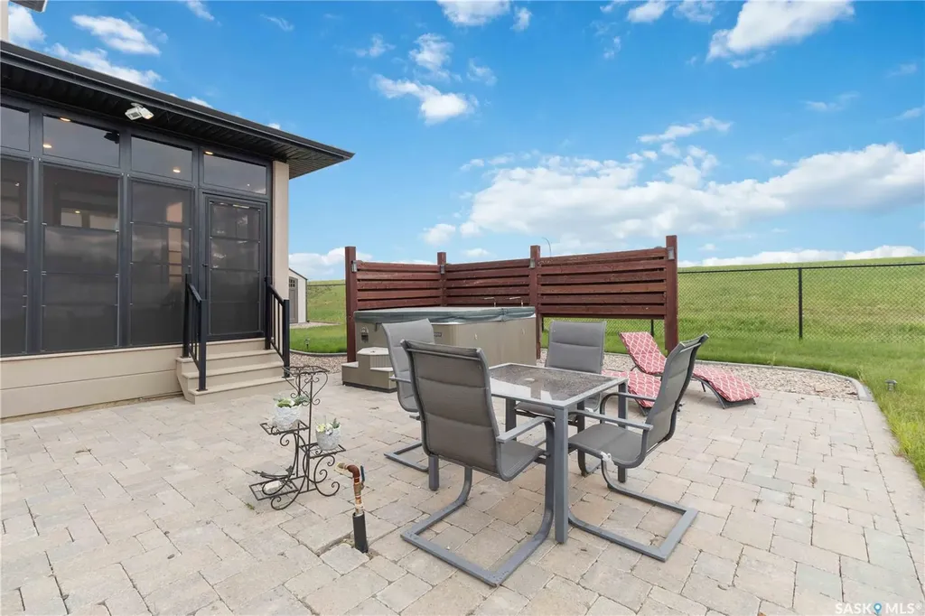 467 Mahabir Crescent Saskatoon SK S7W 0J7