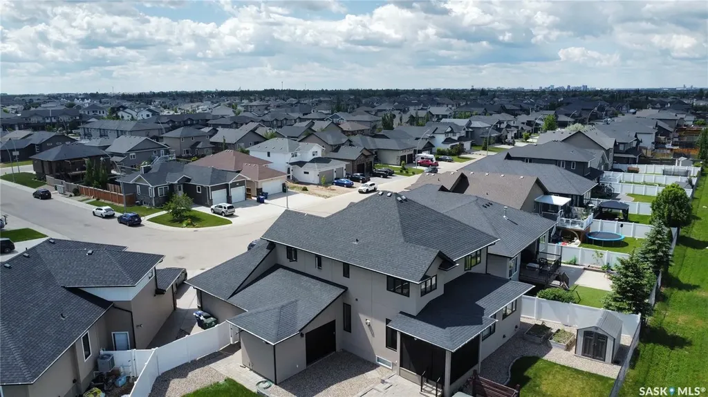 467 Mahabir Crescent Saskatoon SK S7W 0J7