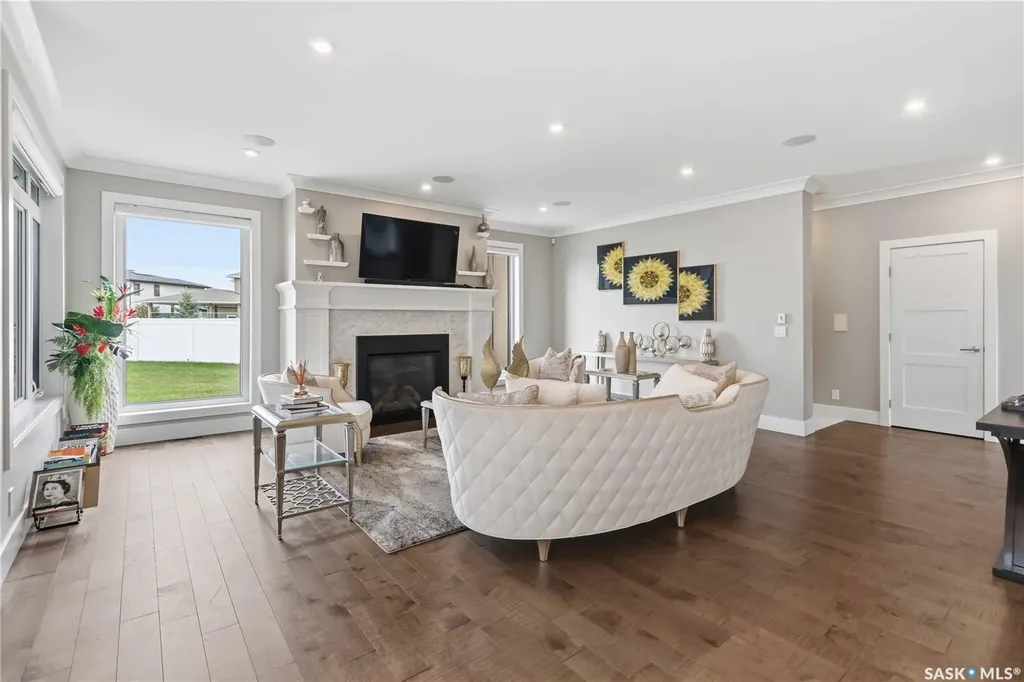 467 Mahabir Crescent Saskatoon SK S7W 0J7