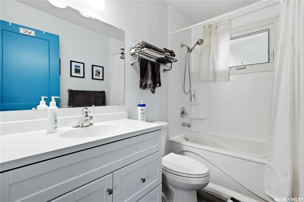 1223 Warner Street Moose Jaw SK S6H 6G9