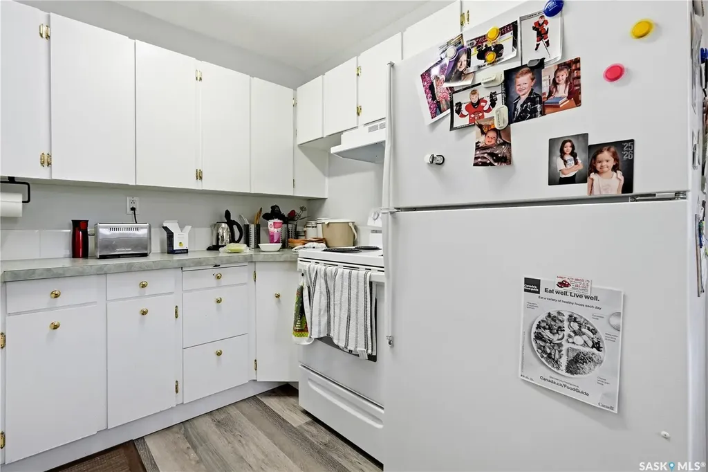 1223 Warner Street Moose Jaw SK S6H 6G9