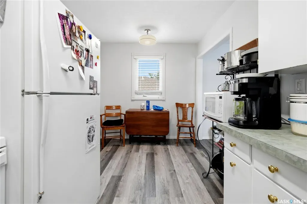 1223 Warner Street Moose Jaw SK S6H 6G9