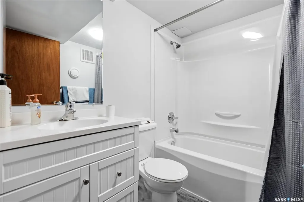 1223 Warner Street Moose Jaw SK S6H 6G9
