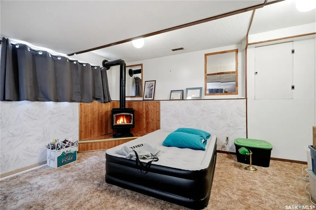1223 Warner Street Moose Jaw SK S6H 6G9