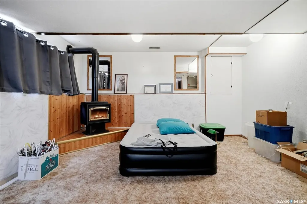 1223 Warner Street Moose Jaw SK S6H 6G9