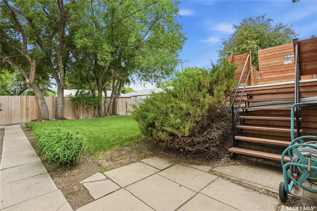 1223 Warner Street Moose Jaw SK S6H 6G9
