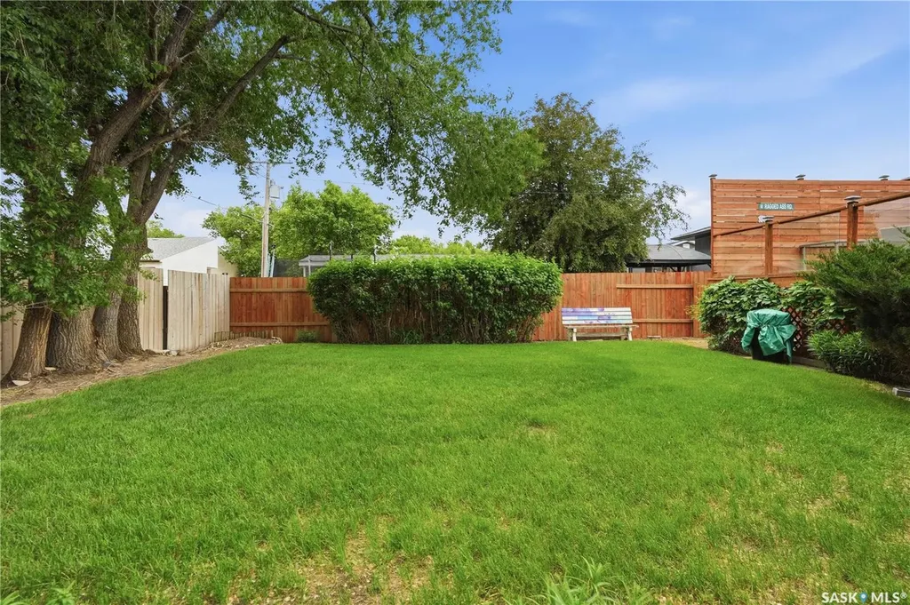 1223 Warner Street Moose Jaw SK S6H 6G9