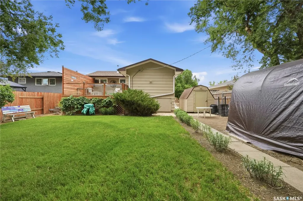 1223 Warner Street Moose Jaw SK S6H 6G9