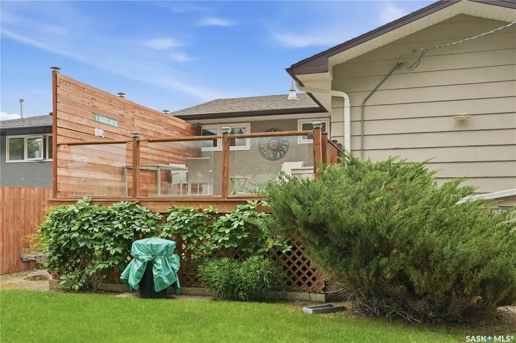 1223 Warner Street Moose Jaw SK S6H 6G9