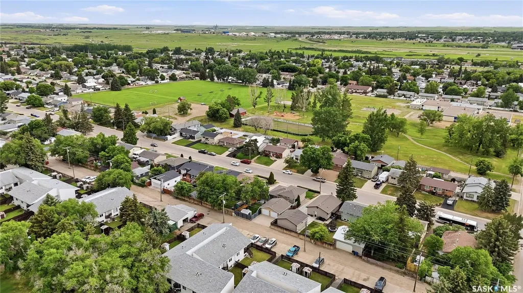 1223 Warner Street Moose Jaw SK S6H 6G9